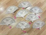 Abanicos personalizados de madera un detalle elegante y original para regalar en tu evento