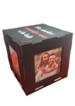 Cubo de madera portafotos personalizado con fotos de pareja y frase romántica grabada