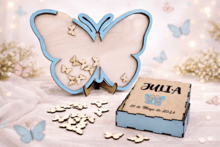 Marco de firmas mariposa personalizado en madera con piezas para mensajes y caja grabada con nombre y fecha